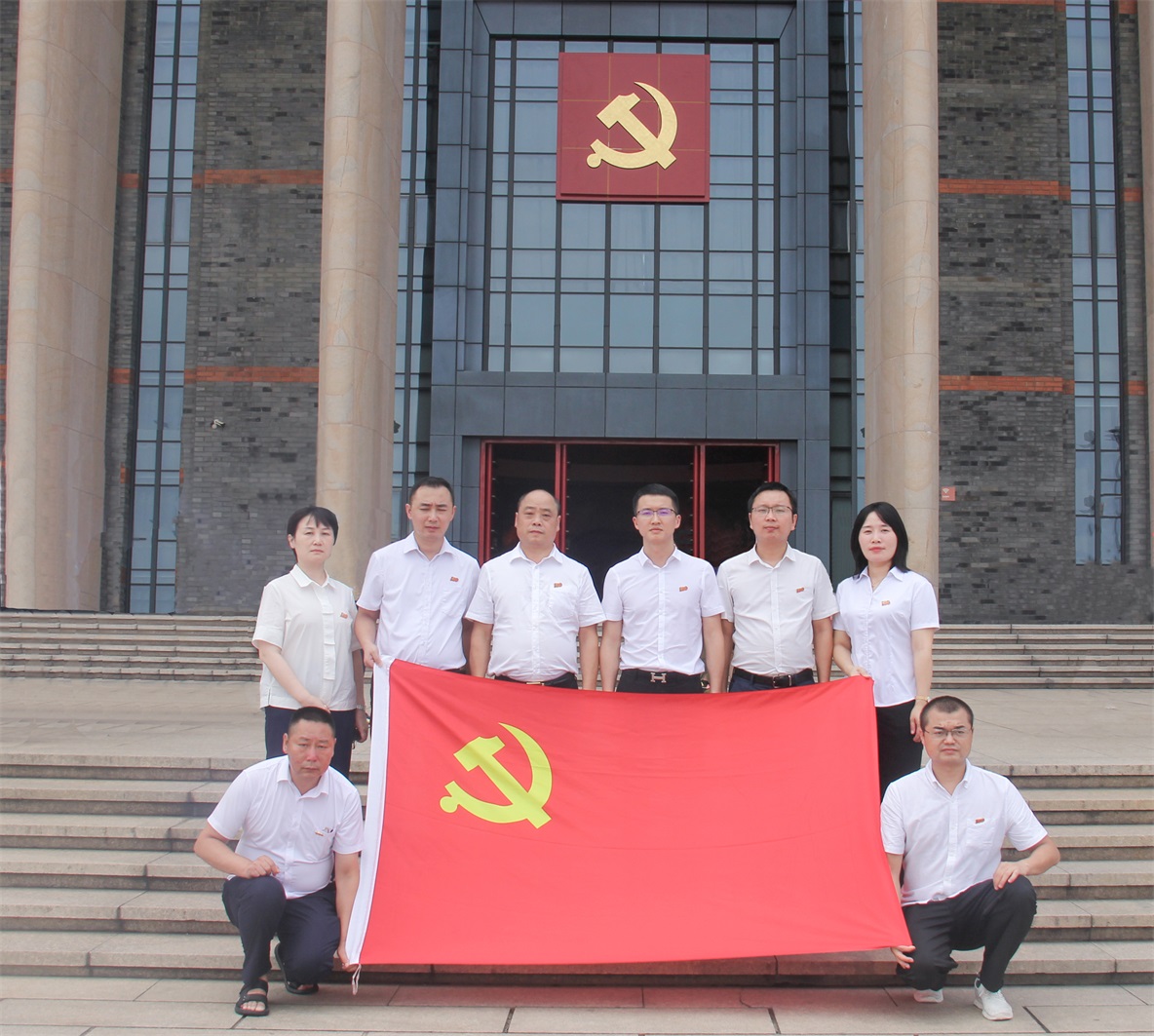 分公司党小组合影