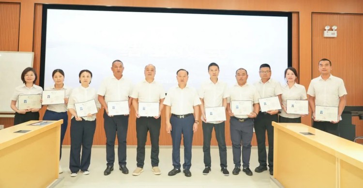 湖南尊龙时凯集团有限公司,长沙城市交通,校车运营,安保服务,新能源科技