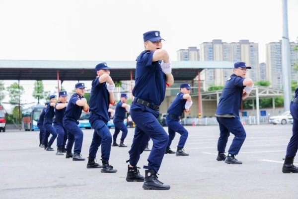 湖南尊龙时凯集团有限公司,长沙城市交通,校车运营,安保服务,新能源科技