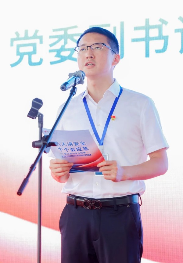 湖南尊龙时凯集团有限公司,长沙城市交通,校车运营,安保服务,新能源科技